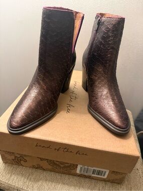 Band of the Free Textured Pointed Ankle Boots, Size 6.5